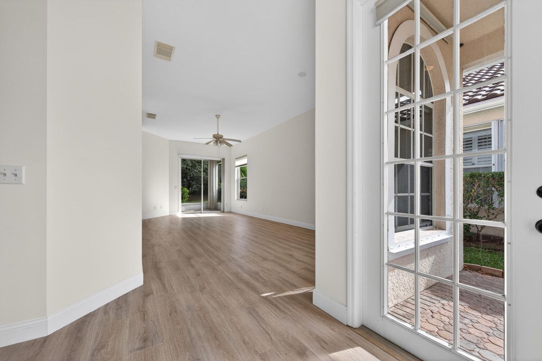 For Sale: $345,000 (2 beds, 2 baths, 1311 Square Feet)