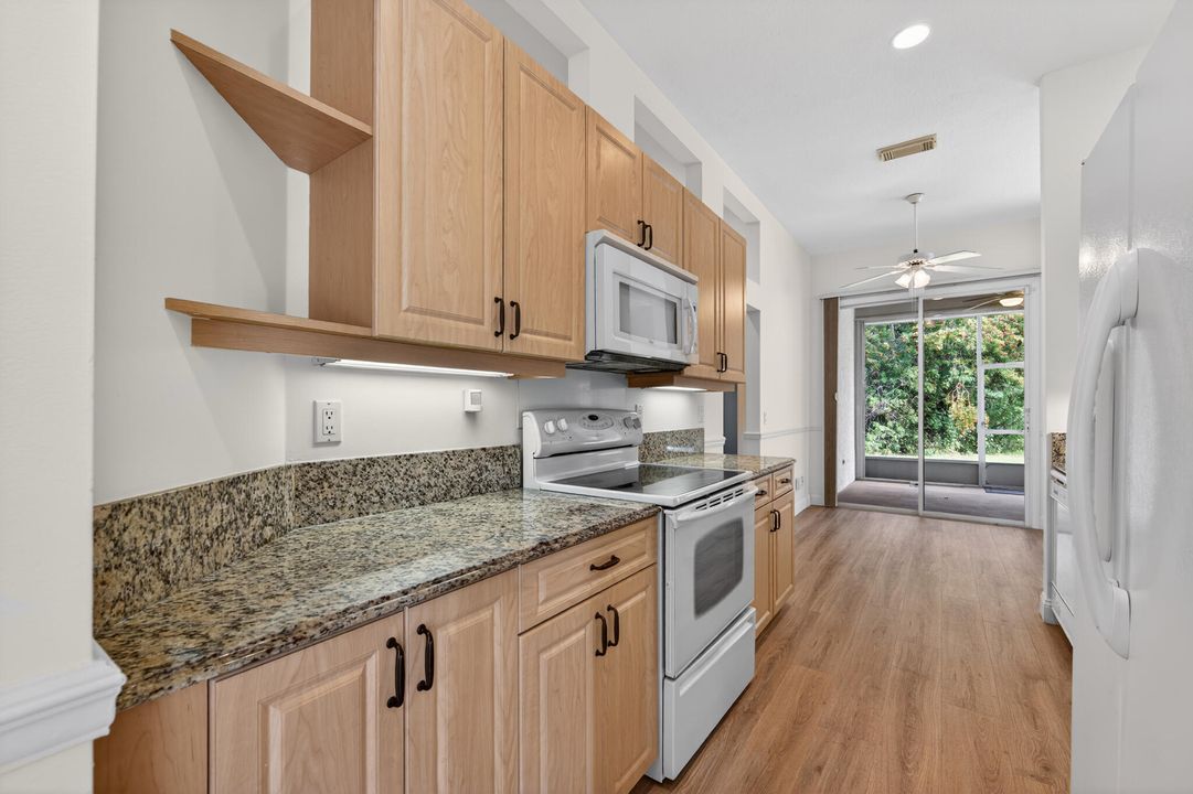 For Sale: $345,000 (2 beds, 2 baths, 1311 Square Feet)