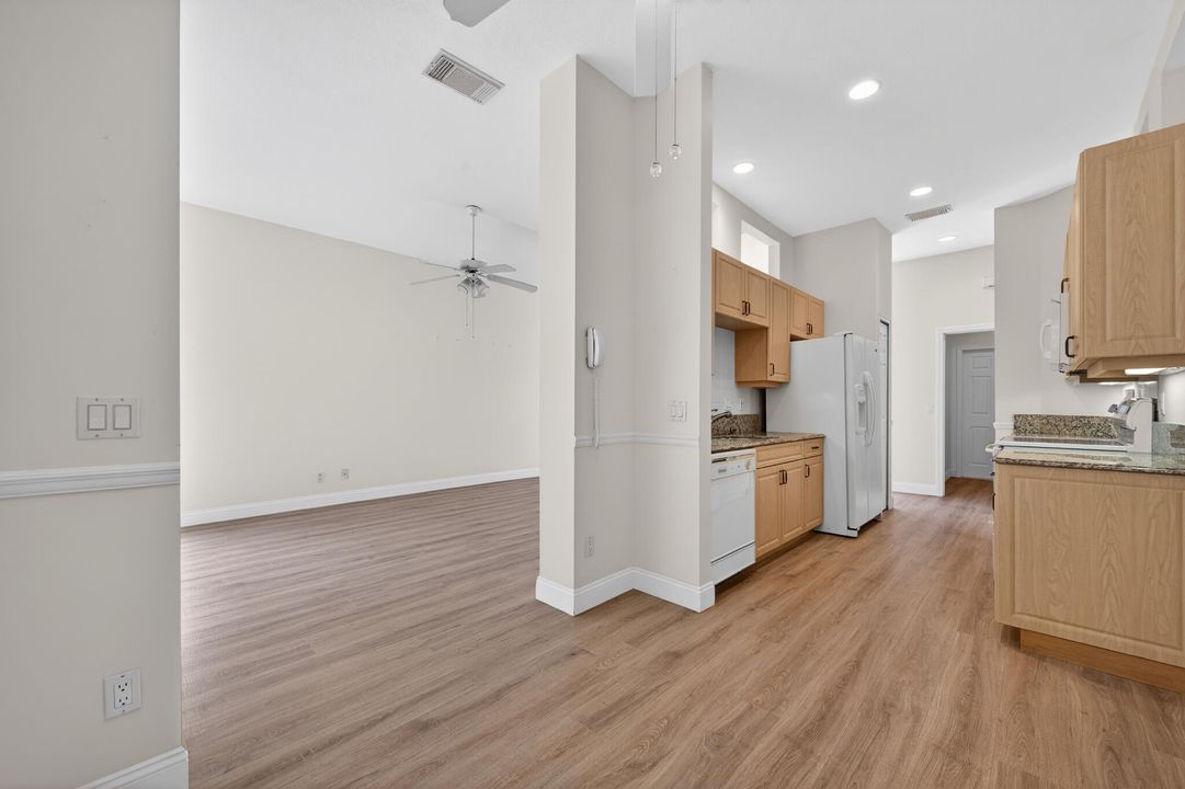 For Sale: $345,000 (2 beds, 2 baths, 1311 Square Feet)