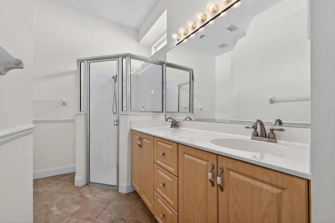 For Sale: $345,000 (2 beds, 2 baths, 1311 Square Feet)