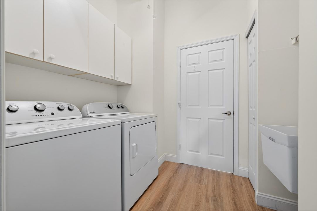 For Sale: $345,000 (2 beds, 2 baths, 1311 Square Feet)