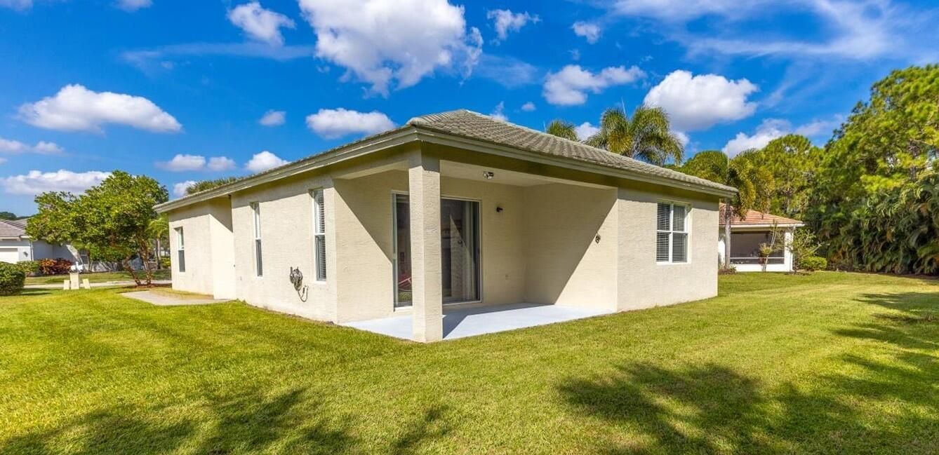 For Sale: $319,900 (3 beds, 2 baths, 1552 Square Feet)