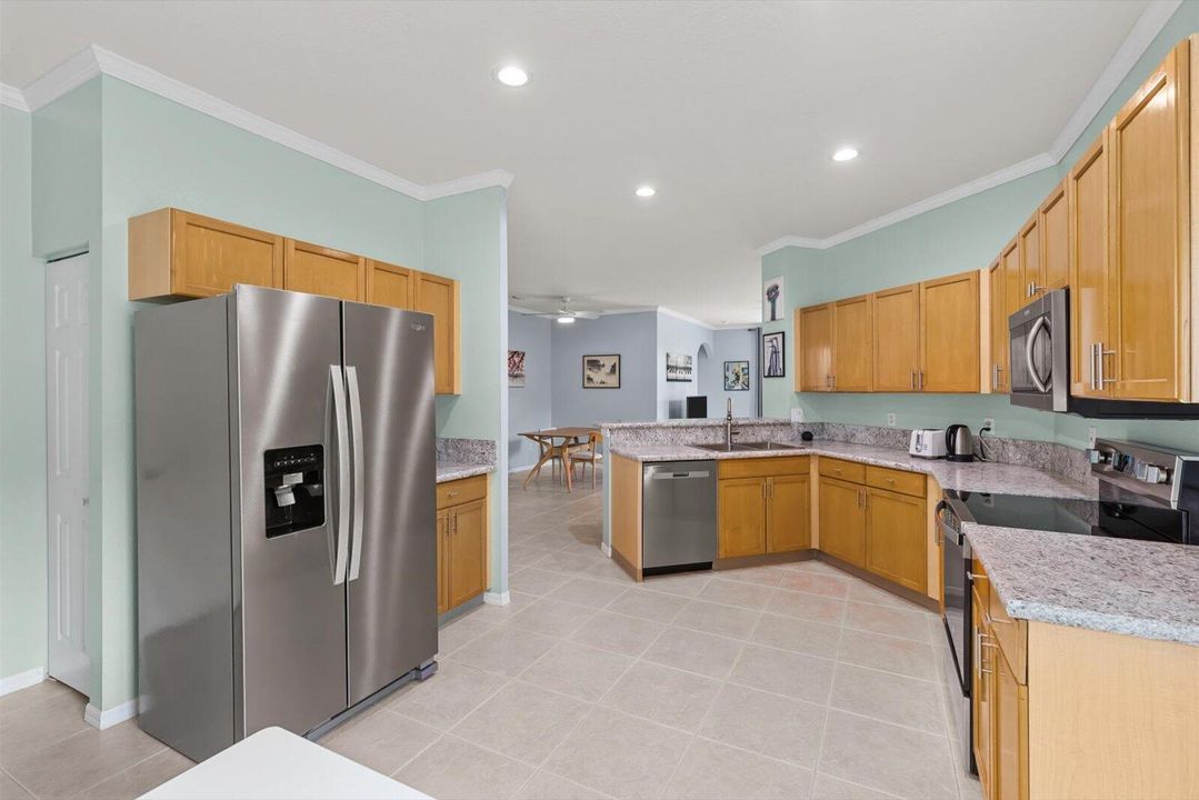 For Sale: $319,900 (3 beds, 2 baths, 1552 Square Feet)