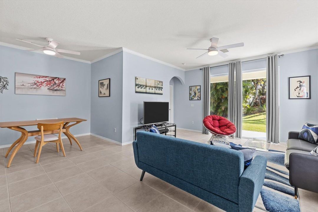 For Sale: $319,900 (3 beds, 2 baths, 1552 Square Feet)