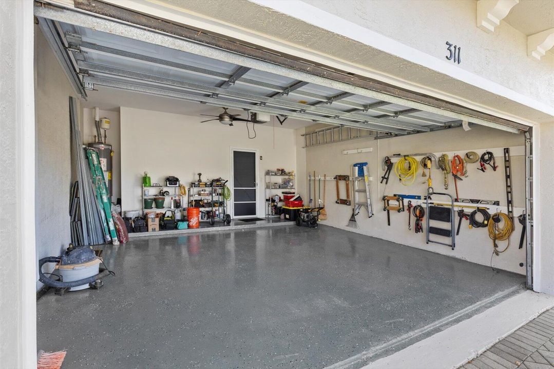 For Sale: $319,900 (3 beds, 2 baths, 1552 Square Feet)