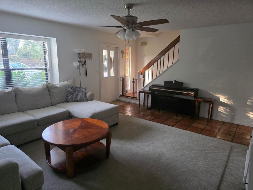 En Venta: $439,000 (3 camas, 2 baños, 1526 Pies cuadrados)