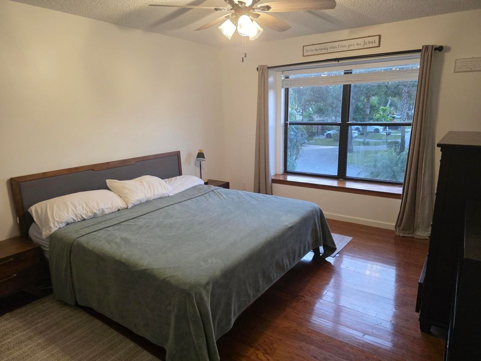 En Venta: $439,000 (3 camas, 2 baños, 1526 Pies cuadrados)