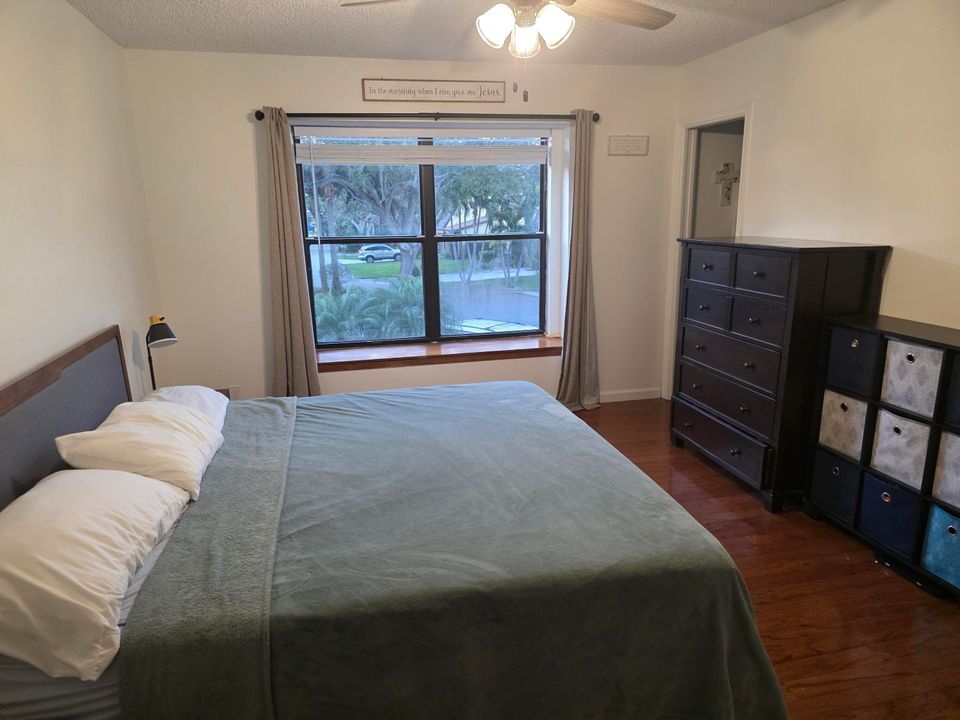 En Venta: $439,000 (3 camas, 2 baños, 1526 Pies cuadrados)