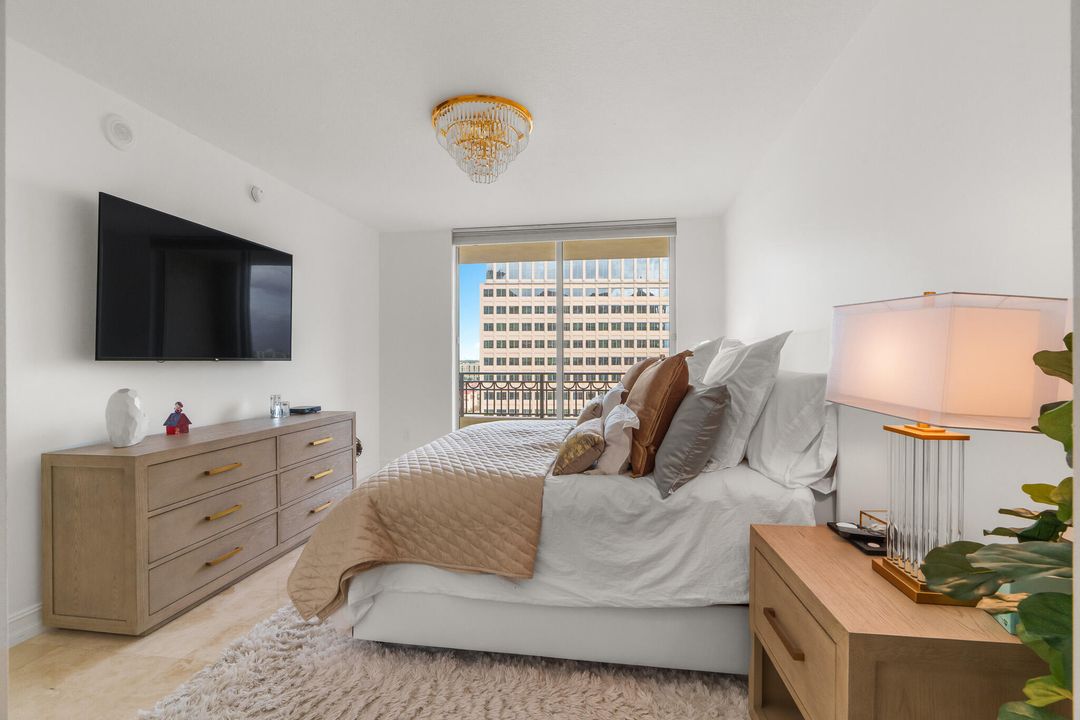 For Rent: $10,000 (2 beds, 2 baths, 1120 Square Feet)