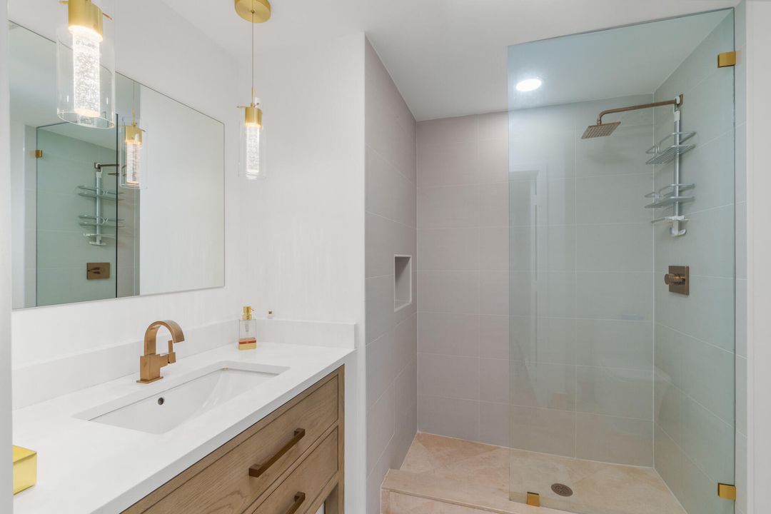 For Rent: $10,000 (2 beds, 2 baths, 1120 Square Feet)