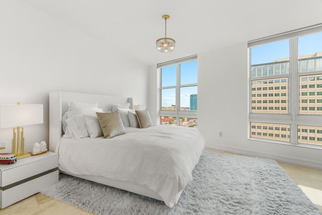 For Rent: $10,000 (2 beds, 2 baths, 1120 Square Feet)