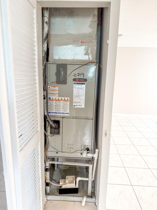 For Rent: $1,800 (2 beds, 1 baths, 824 Square Feet)