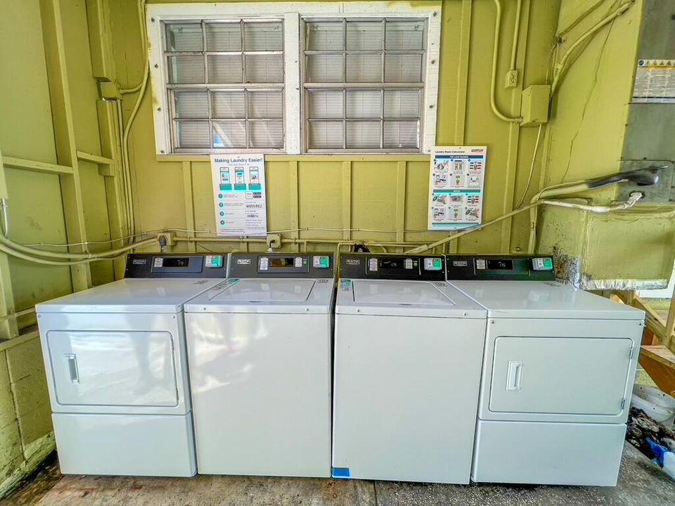 For Rent: $1,800 (2 beds, 1 baths, 824 Square Feet)