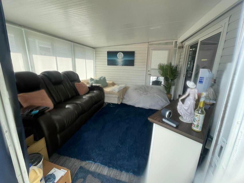 В аренду: $2,100 (2 спален, 2 ванн, 1240 Квадратных фут)