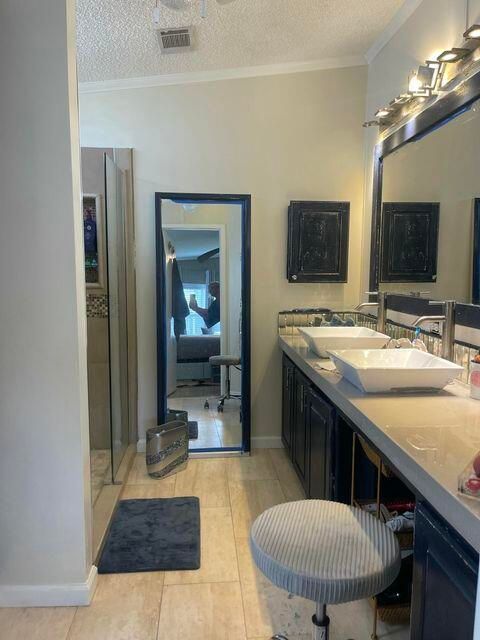 В аренду: $2,100 (2 спален, 2 ванн, 1240 Квадратных фут)