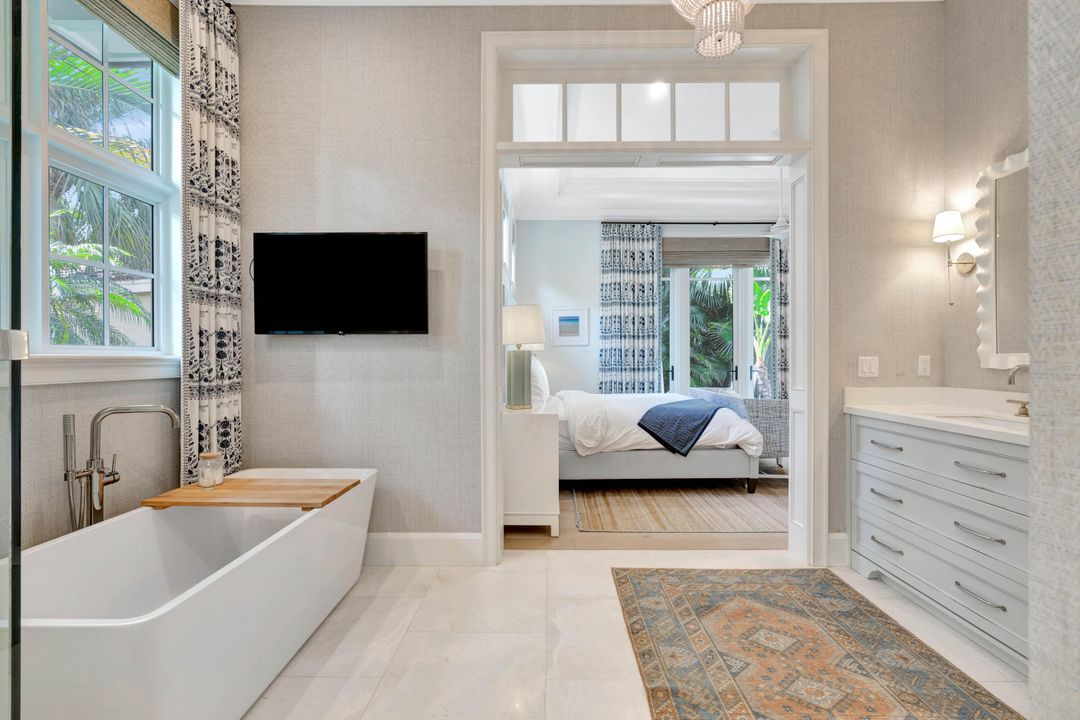 待售: $2,895,000 (3 贝兹, 3 浴室, 2711 平方英尺)