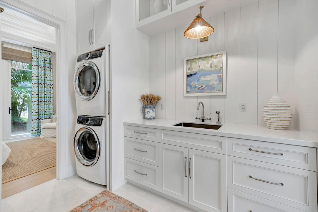 待售: $2,895,000 (3 贝兹, 3 浴室, 2711 平方英尺)