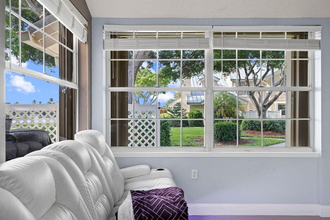 待售: $379,999 (3 贝兹, 2 浴室, 1282 平方英尺)