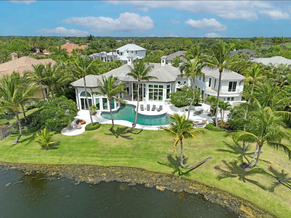 For Sale: $5,495,000 (6 beds, 6 baths, 7448 Square Feet)