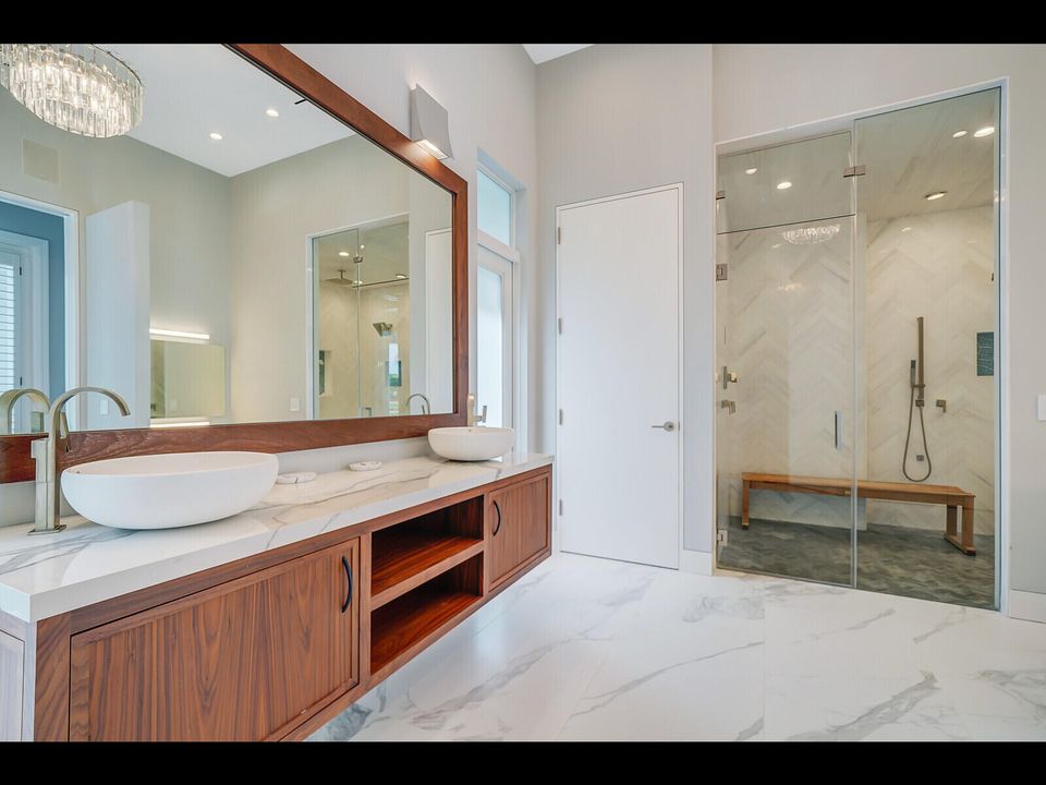 For Sale: $5,495,000 (6 beds, 6 baths, 7448 Square Feet)