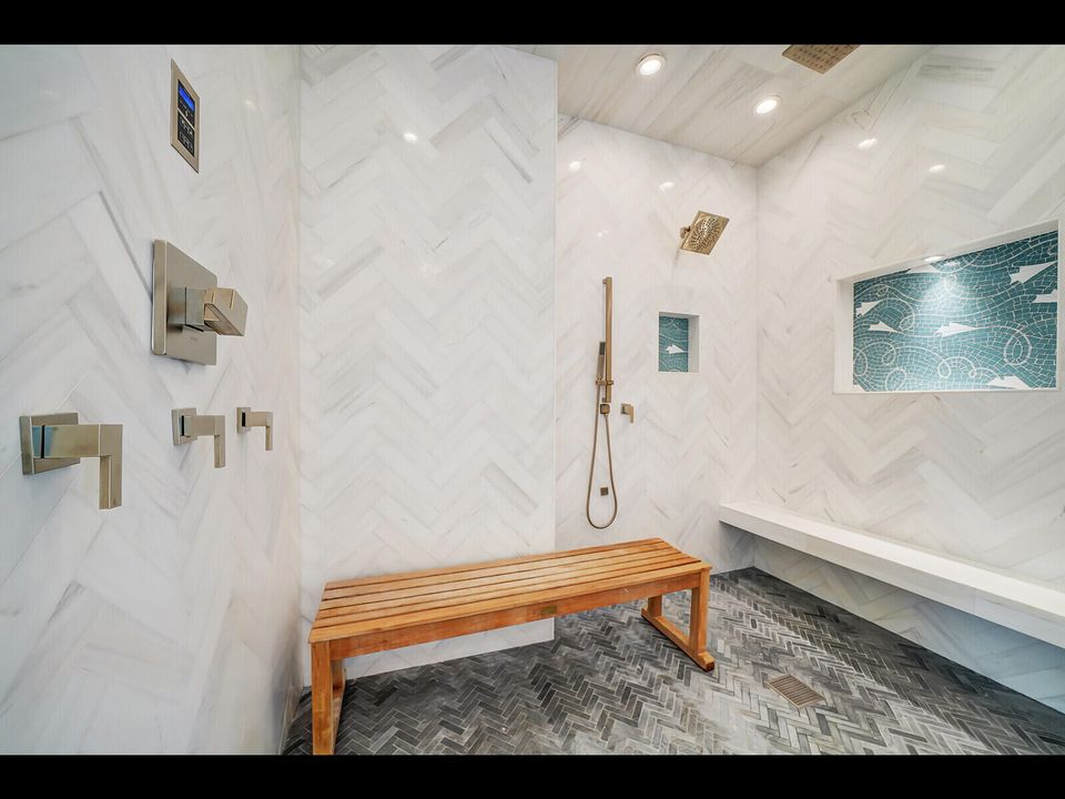 For Sale: $5,495,000 (6 beds, 6 baths, 7448 Square Feet)