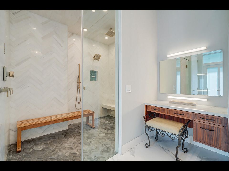 For Sale: $5,495,000 (6 beds, 6 baths, 7448 Square Feet)