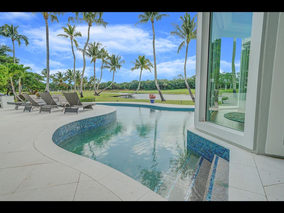 For Sale: $5,495,000 (6 beds, 6 baths, 7448 Square Feet)