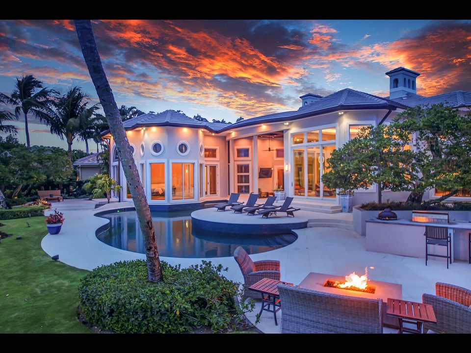 For Sale: $5,495,000 (6 beds, 6 baths, 7448 Square Feet)