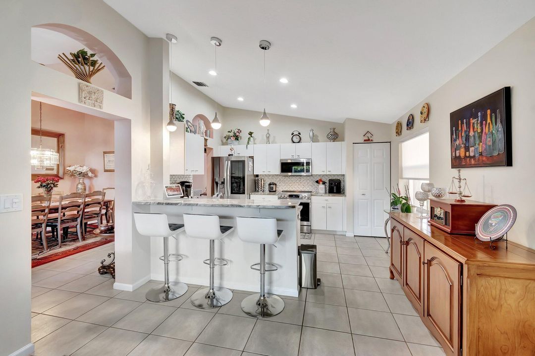 На продажу: $495,000 (3 спален, 2 ванн, 1738 Квадратных фут)