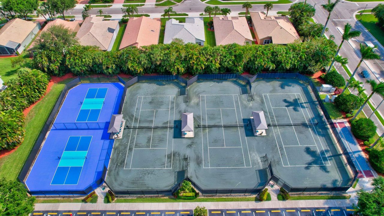 На продажу: $495,000 (3 спален, 2 ванн, 1738 Квадратных фут)