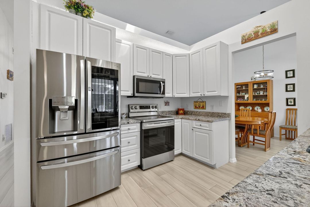 На продажу: $524,900 (3 спален, 2 ванн, 1993 Квадратных фут)