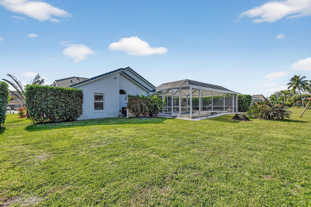 待售: $1,099,999 (4 贝兹, 3 浴室, 2525 平方英尺)