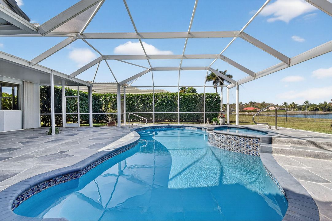 待售: $1,099,999 (4 贝兹, 3 浴室, 2525 平方英尺)