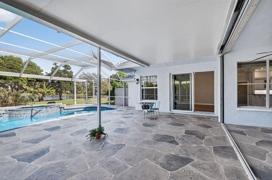 待售: $1,099,999 (4 贝兹, 3 浴室, 2525 平方英尺)