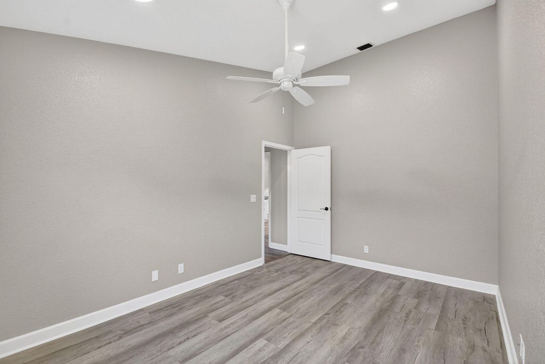 待售: $1,099,999 (4 贝兹, 3 浴室, 2525 平方英尺)