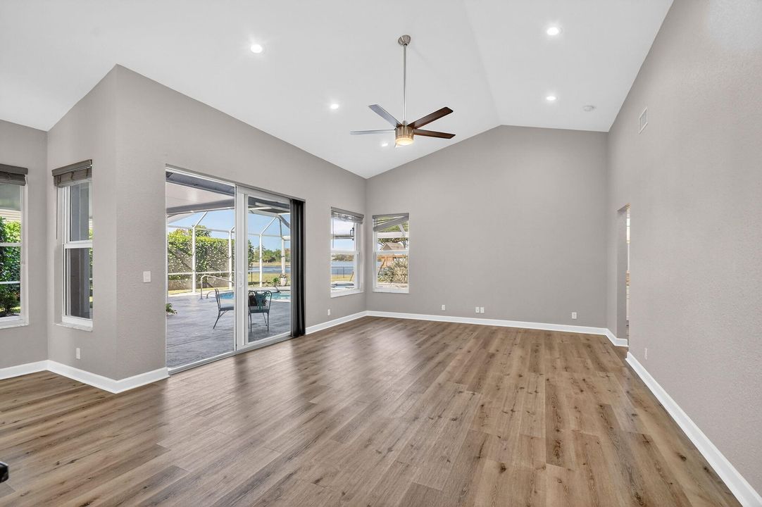 待售: $1,099,999 (4 贝兹, 3 浴室, 2525 平方英尺)