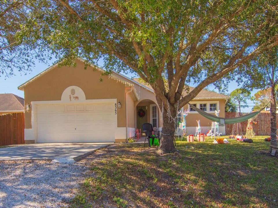 For Sale: $314,900 (3 beds, 2 baths, 1635 Square Feet)