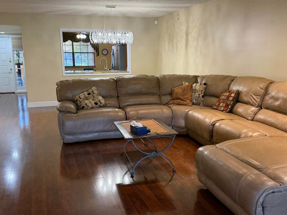 В аренду: $2,800 (2 спален, 2 ванн, 1419 Квадратных фут)