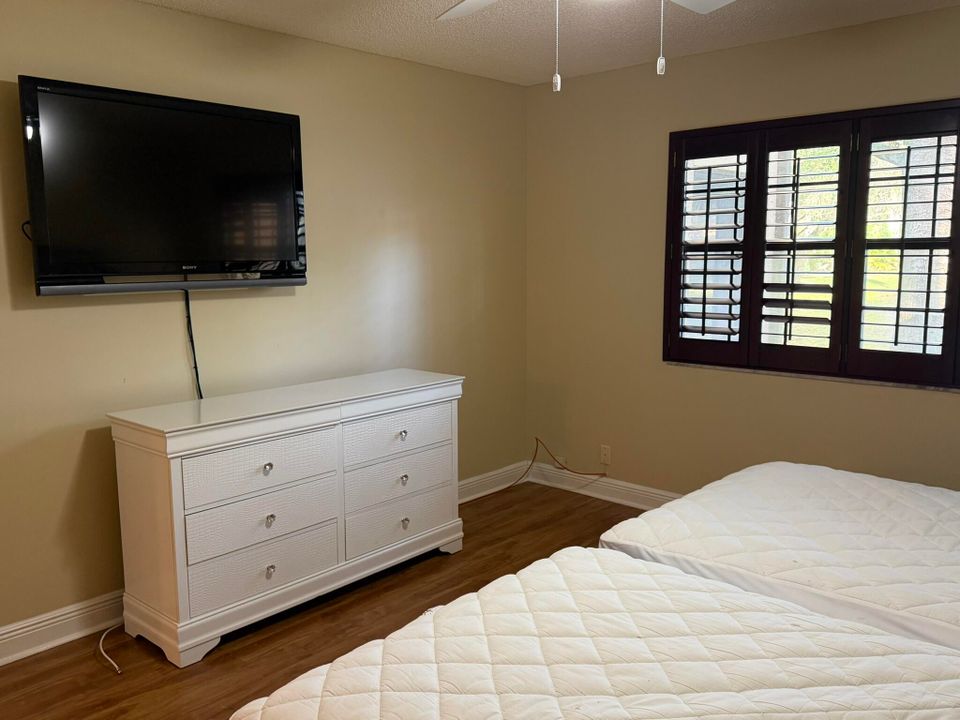 В аренду: $2,800 (2 спален, 2 ванн, 1419 Квадратных фут)