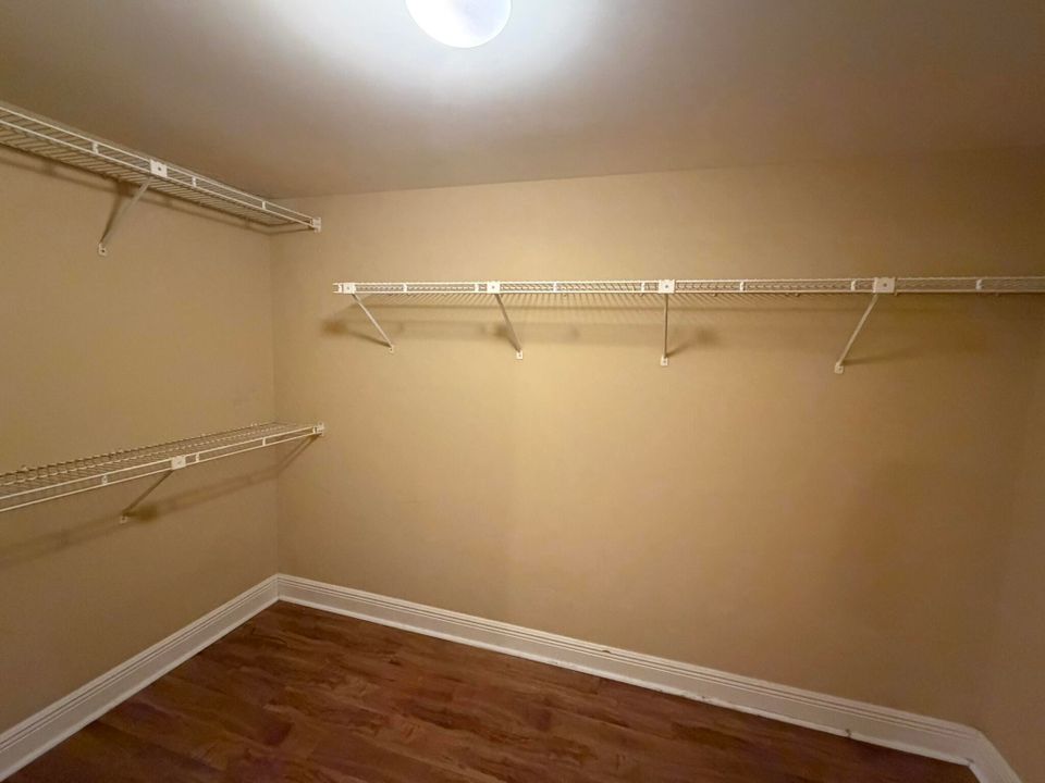 В аренду: $2,800 (2 спален, 2 ванн, 1419 Квадратных фут)