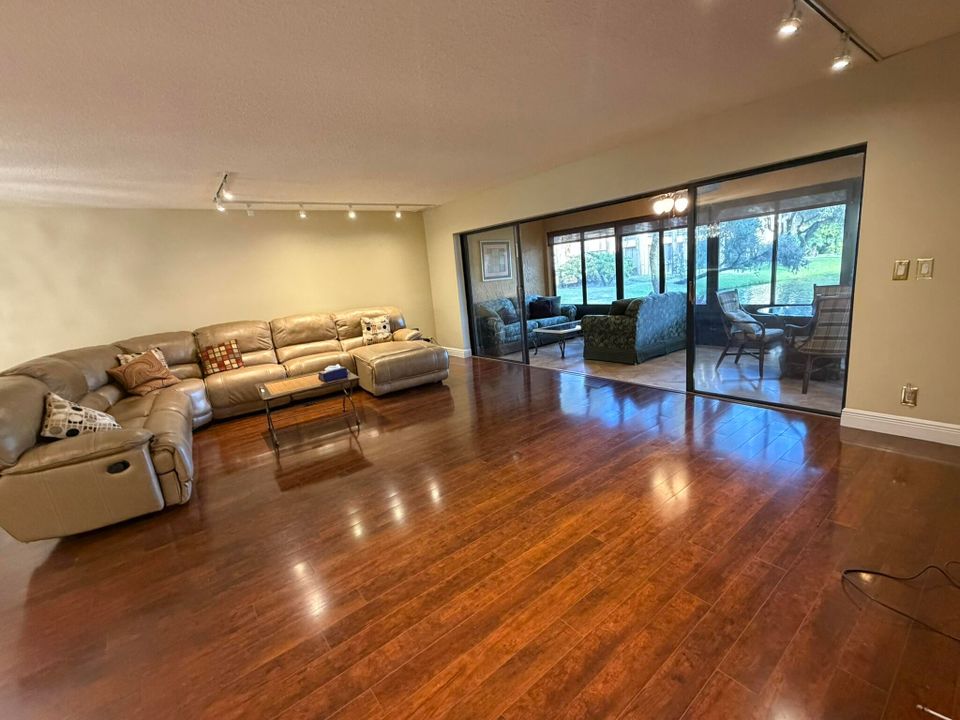 В аренду: $2,800 (2 спален, 2 ванн, 1419 Квадратных фут)