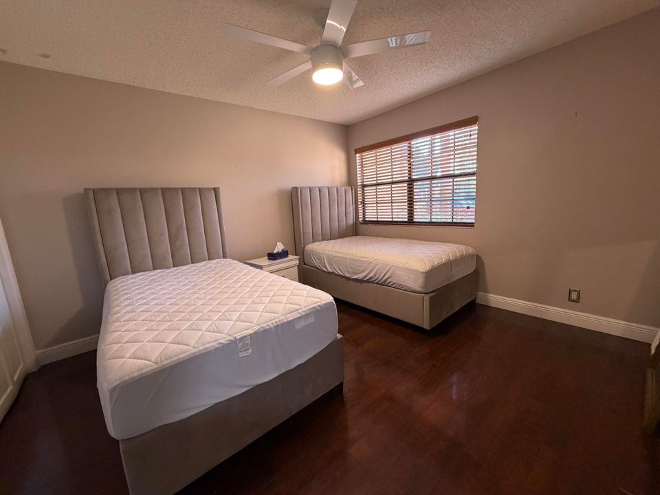 В аренду: $2,800 (2 спален, 2 ванн, 1419 Квадратных фут)