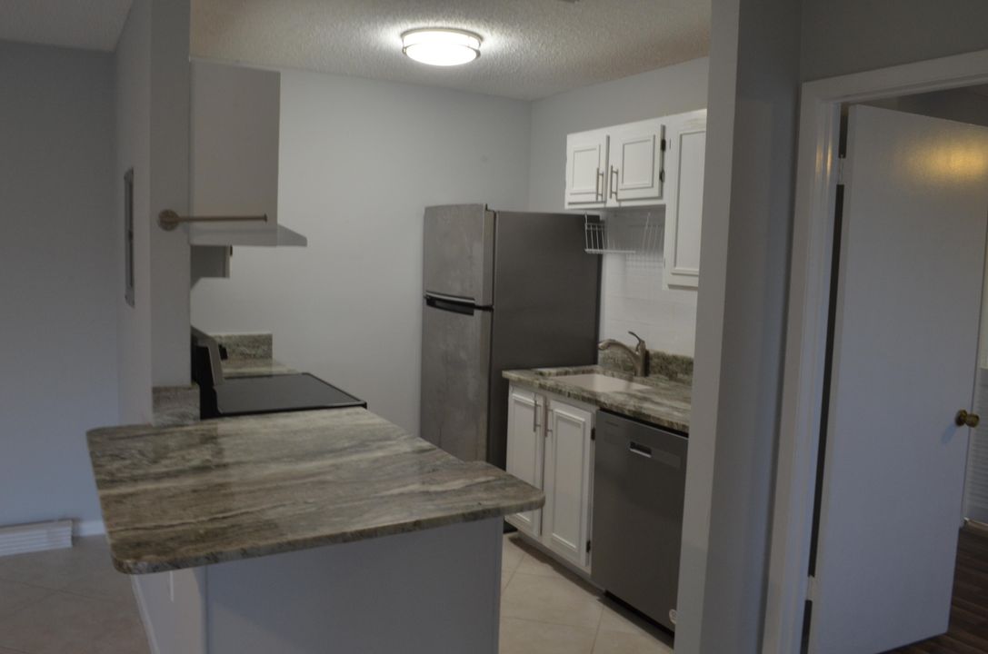 En Venta: $230,000 (2 camas, 2 baños, 980 Pies cuadrados)