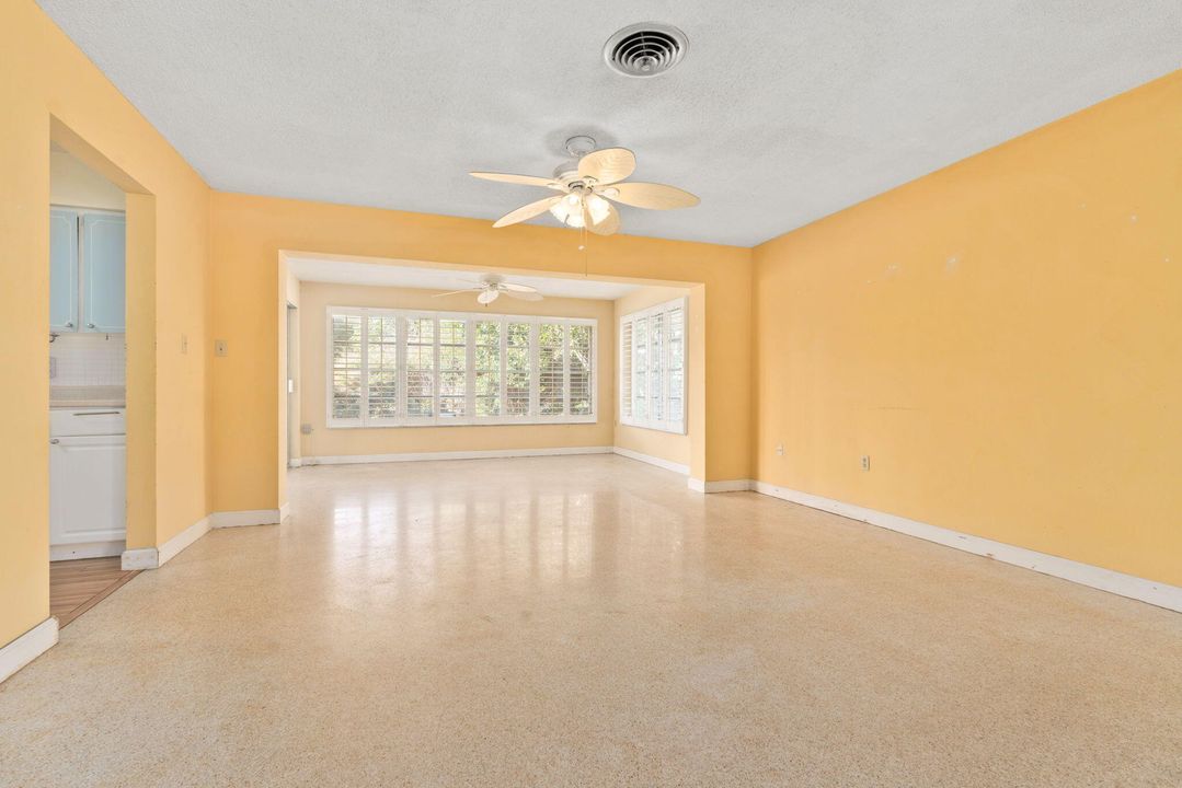 На продажу: $275,000 (3 спален, 2 ванн, 1593 Квадратных фут)