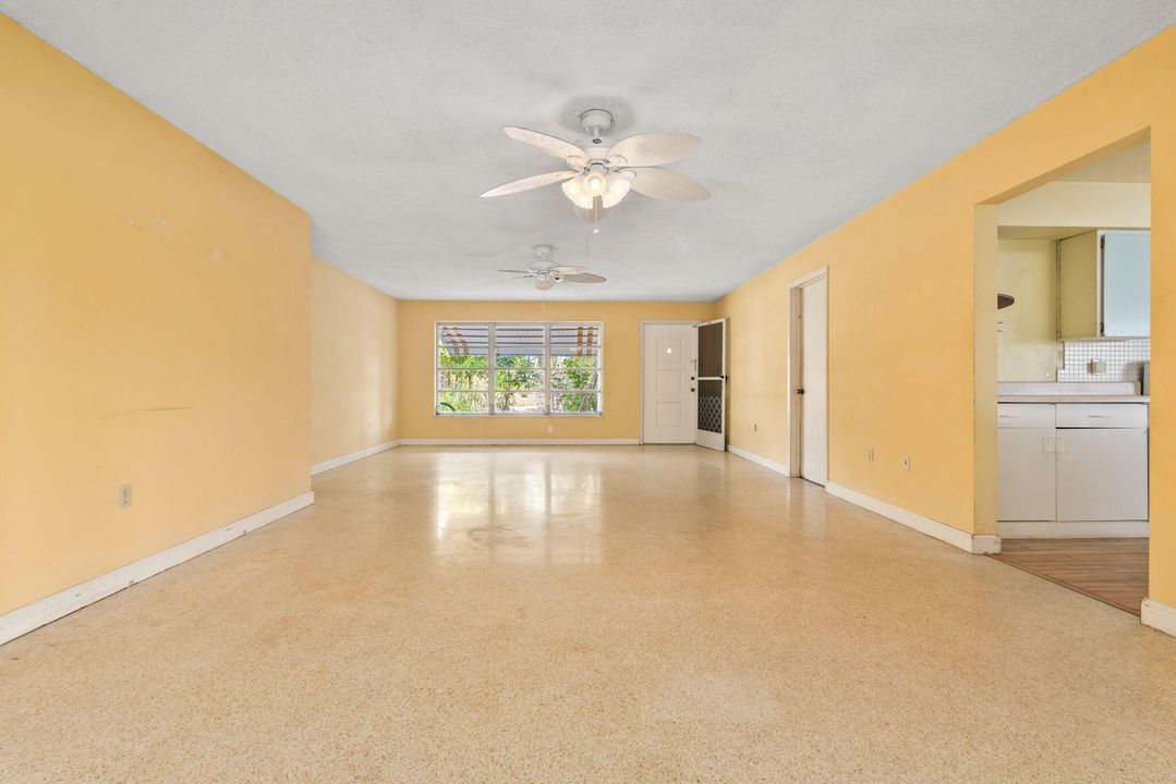 На продажу: $275,000 (3 спален, 2 ванн, 1593 Квадратных фут)