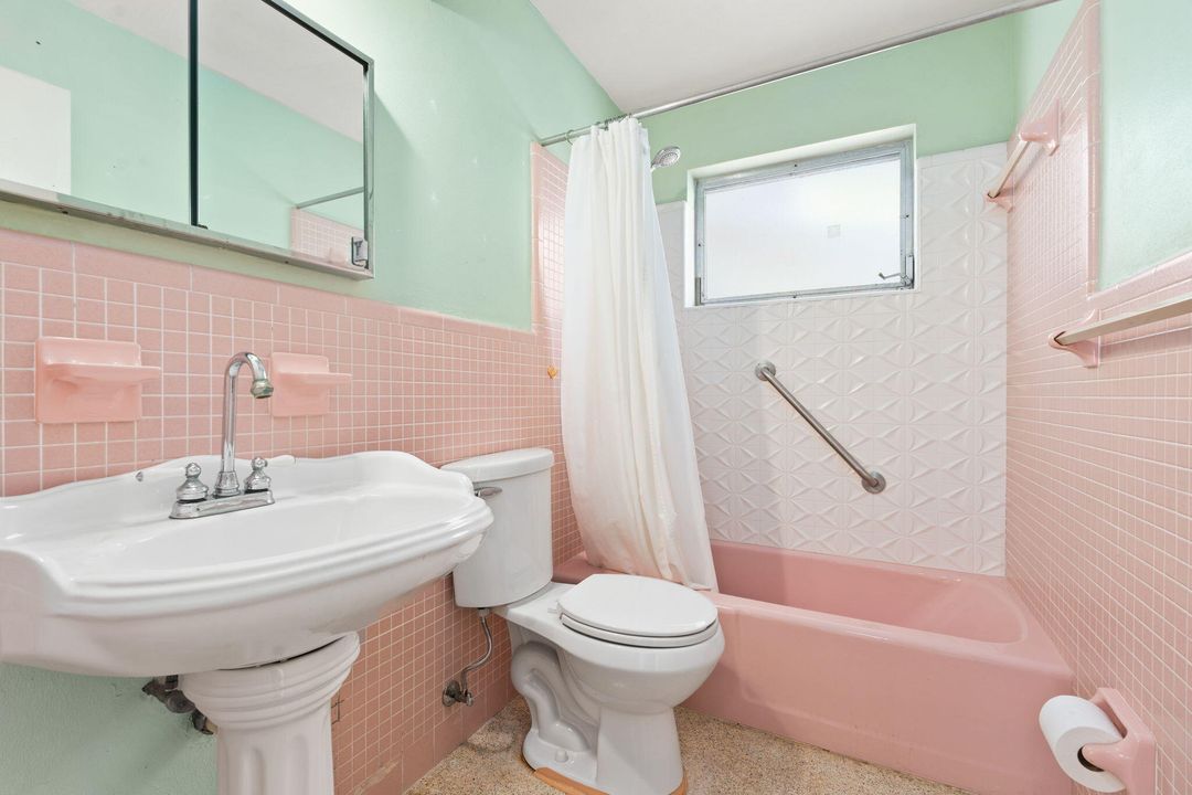 На продажу: $275,000 (3 спален, 2 ванн, 1593 Квадратных фут)