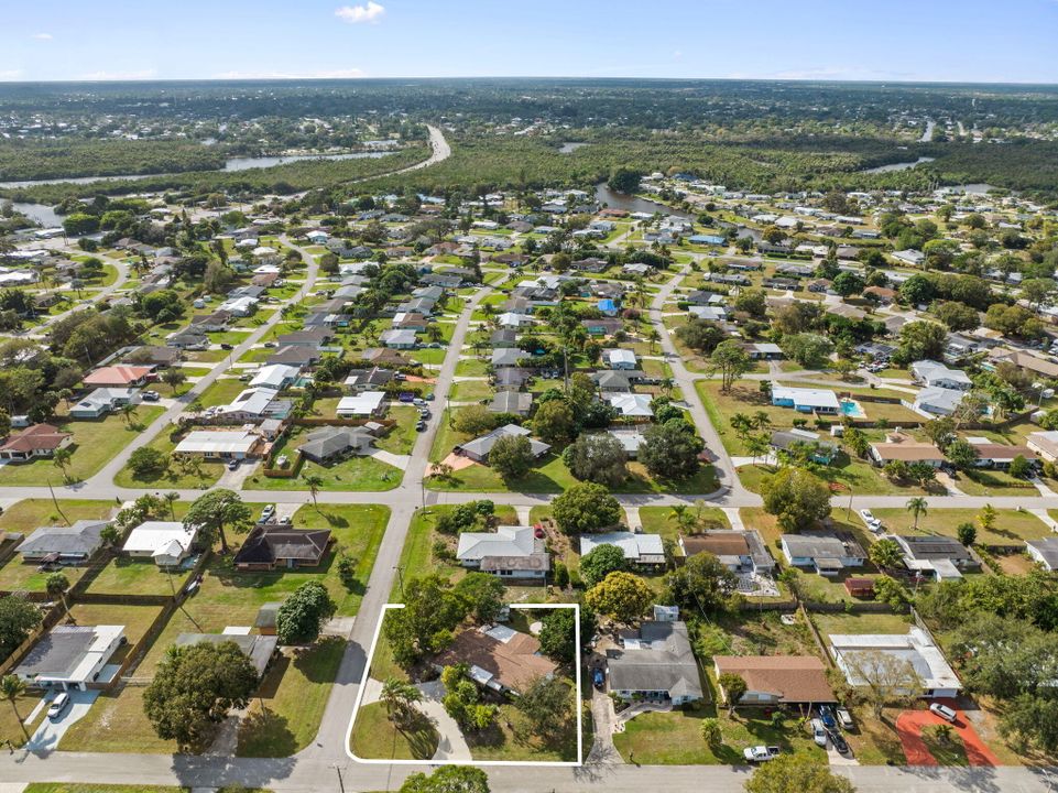 На продажу: $275,000 (3 спален, 2 ванн, 1593 Квадратных фут)