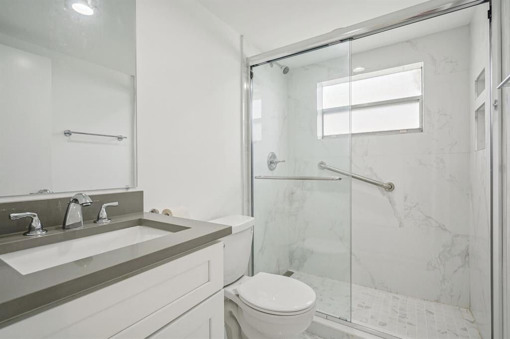 出租: $1,600 (2 贝兹, 2 浴室, 880 平方英尺)