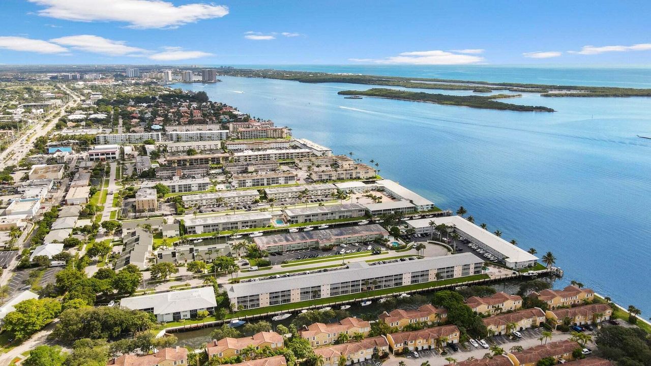 待售: $250,000 (1 贝兹, 1 浴室, 723 平方英尺)