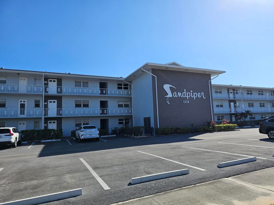 待售: $250,000 (1 贝兹, 1 浴室, 723 平方英尺)